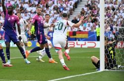 华体会中国官网-阿贾克斯大胜晋级，轻松进军下一轮