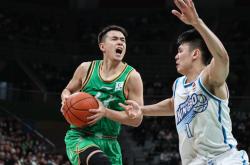 华体会官网app-江苏男篮爆冷获胜，成功晋级季后赛