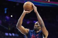 华体会地址-恩比德再度受伤，球队或将遭受重创