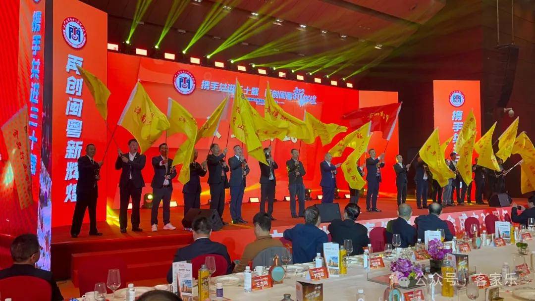 比赛瞬间撼动心弦，旗开得胜