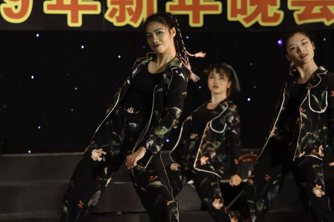 昨夜一场惊心动魄的比赛上演