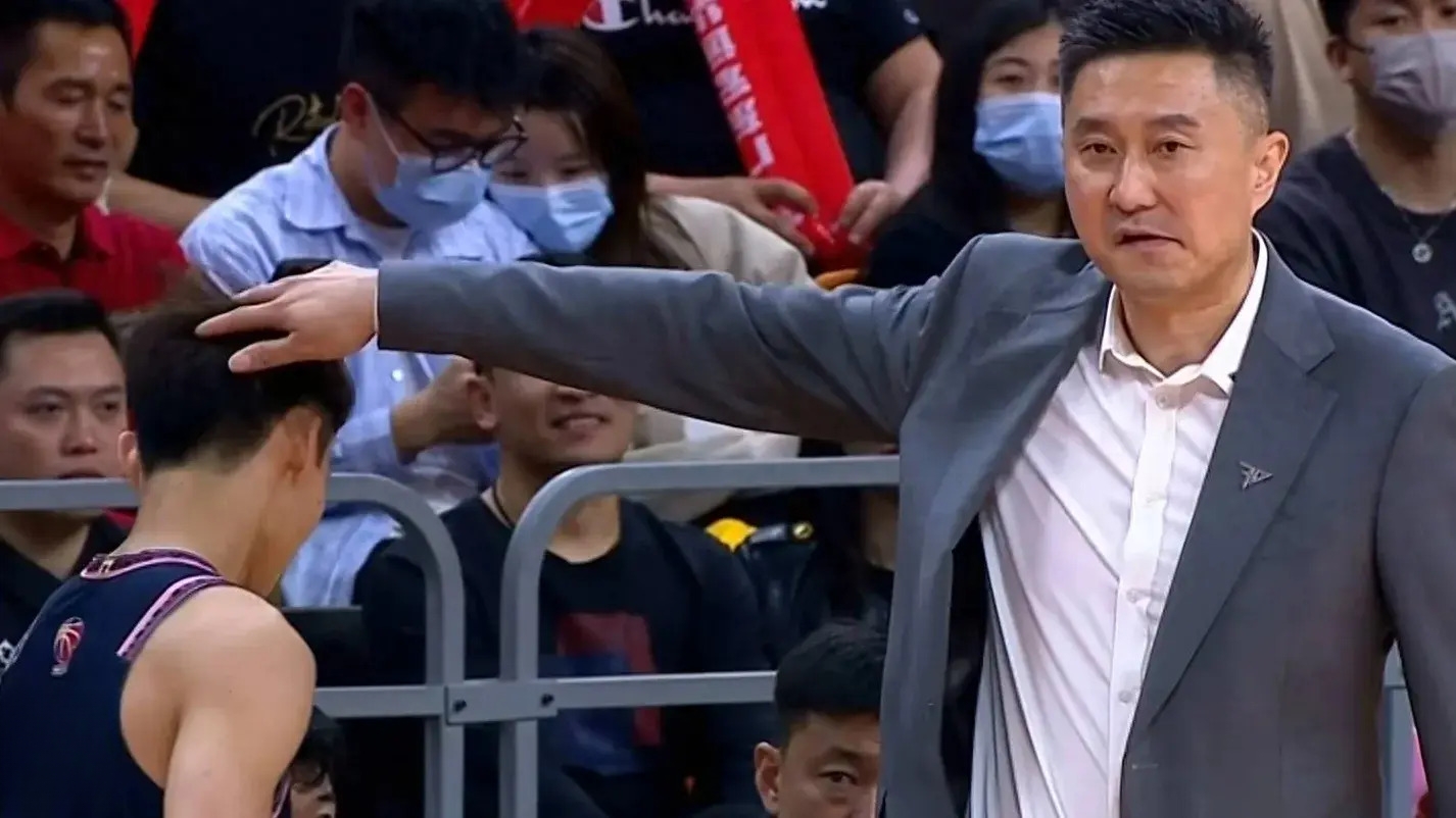 关于劲旅各显神通，精彩比赛轮番上演的信息