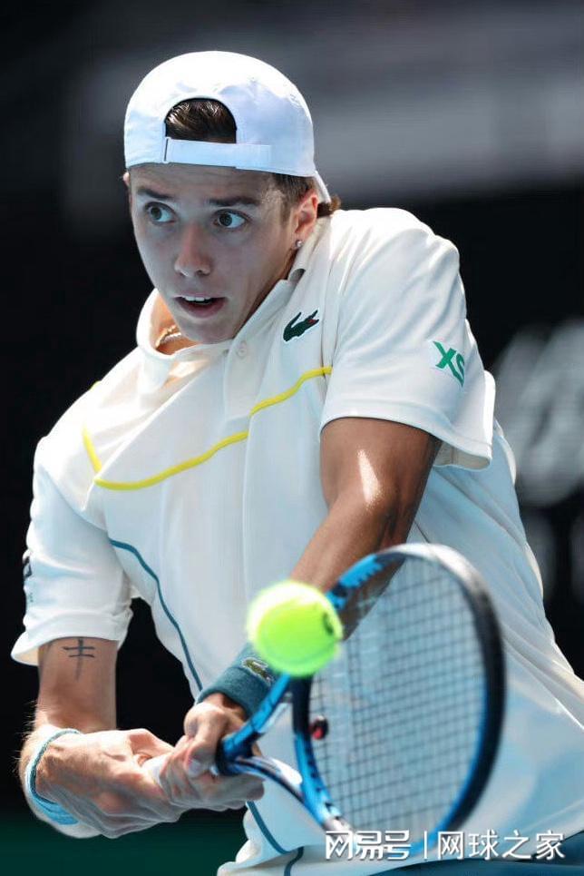 举重比赛中波兰选手稳坐冠军宝座，屡屡凌驾的简单介绍