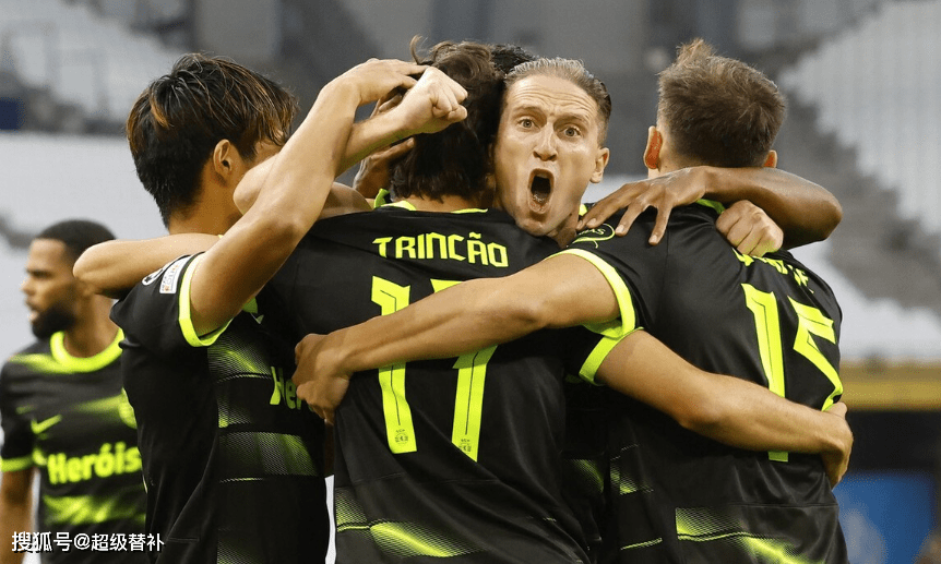 关于阿贾克斯惊险胜利,小组第一稳坐的信息 关于阿贾克斯惊险胜利,小组第一稳坐的信息