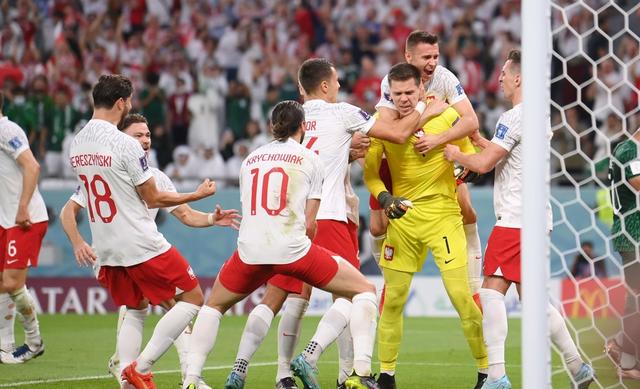 门框救命!关键时刻球队险胜对手的简单介绍